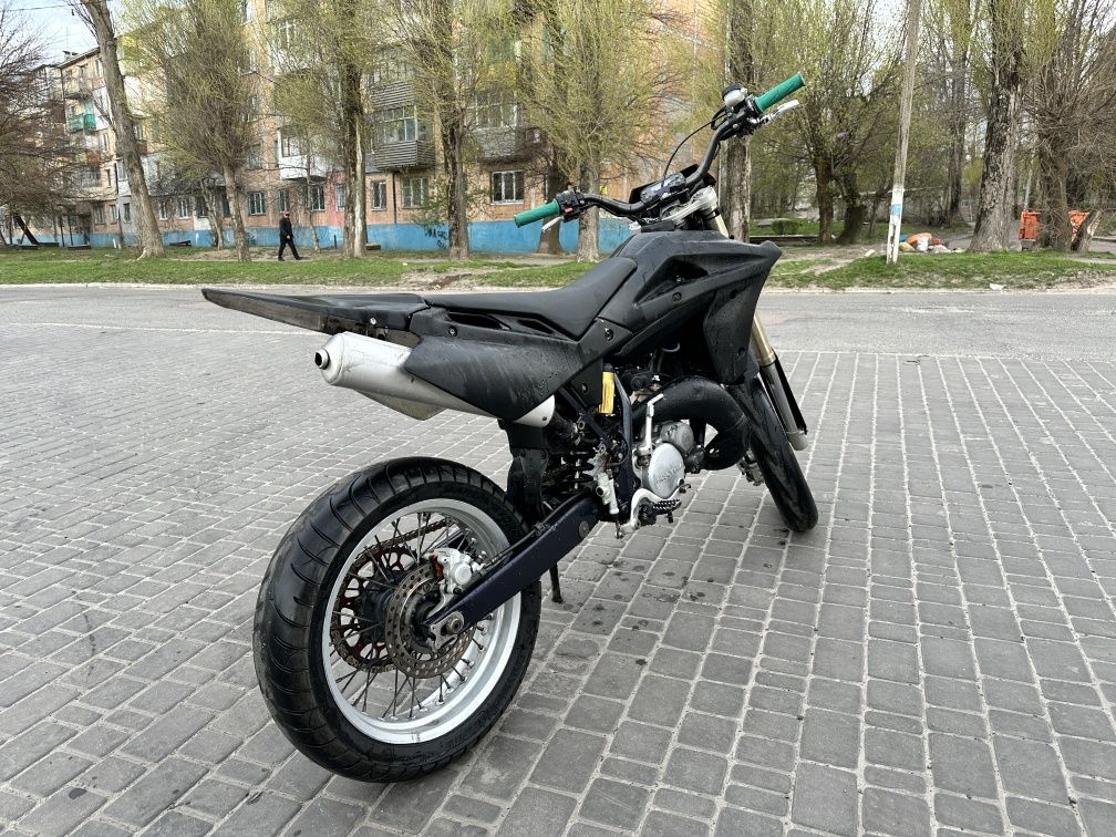 Продам husqvarna sm125 2009