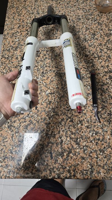 Suspensão SR Suntour Dulolux RCA 180mm