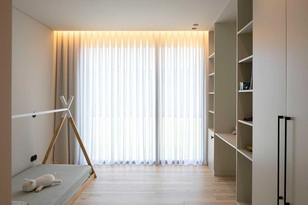 Cama SKLUM + Colchão