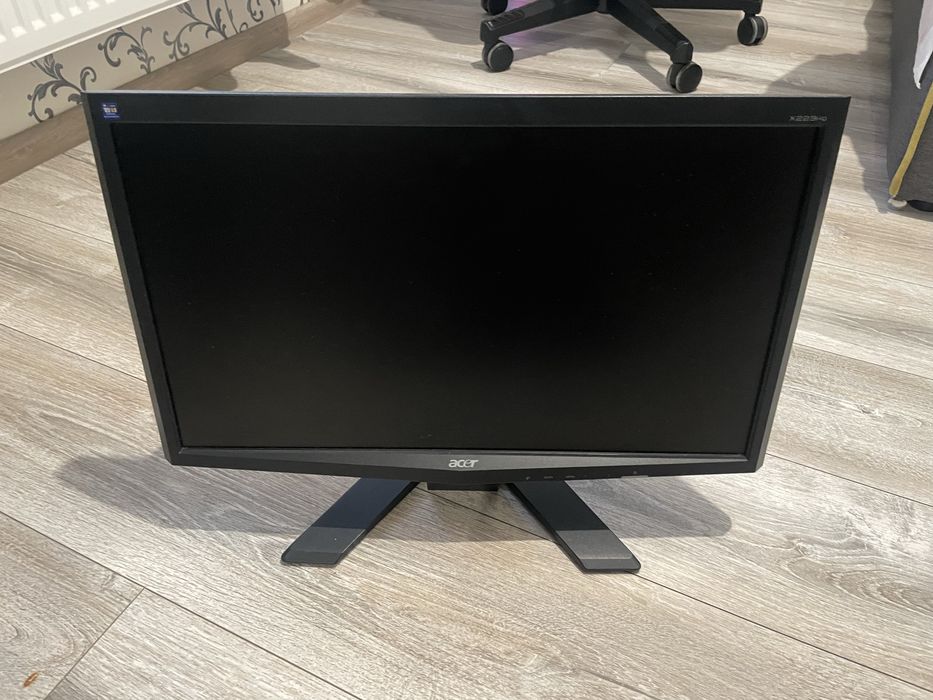 Продам монито Acer x223hq