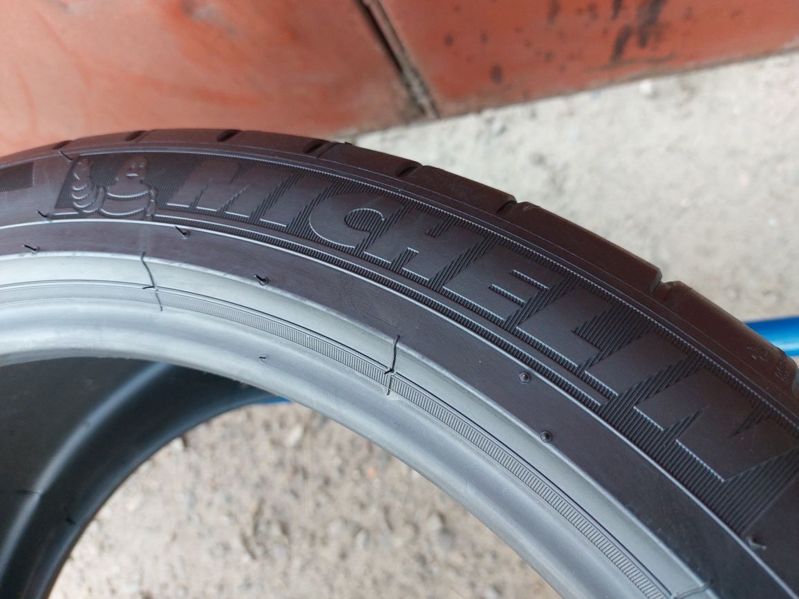 275/35/19 R19 Michelin Pilot Super Sport 1шт літо шини