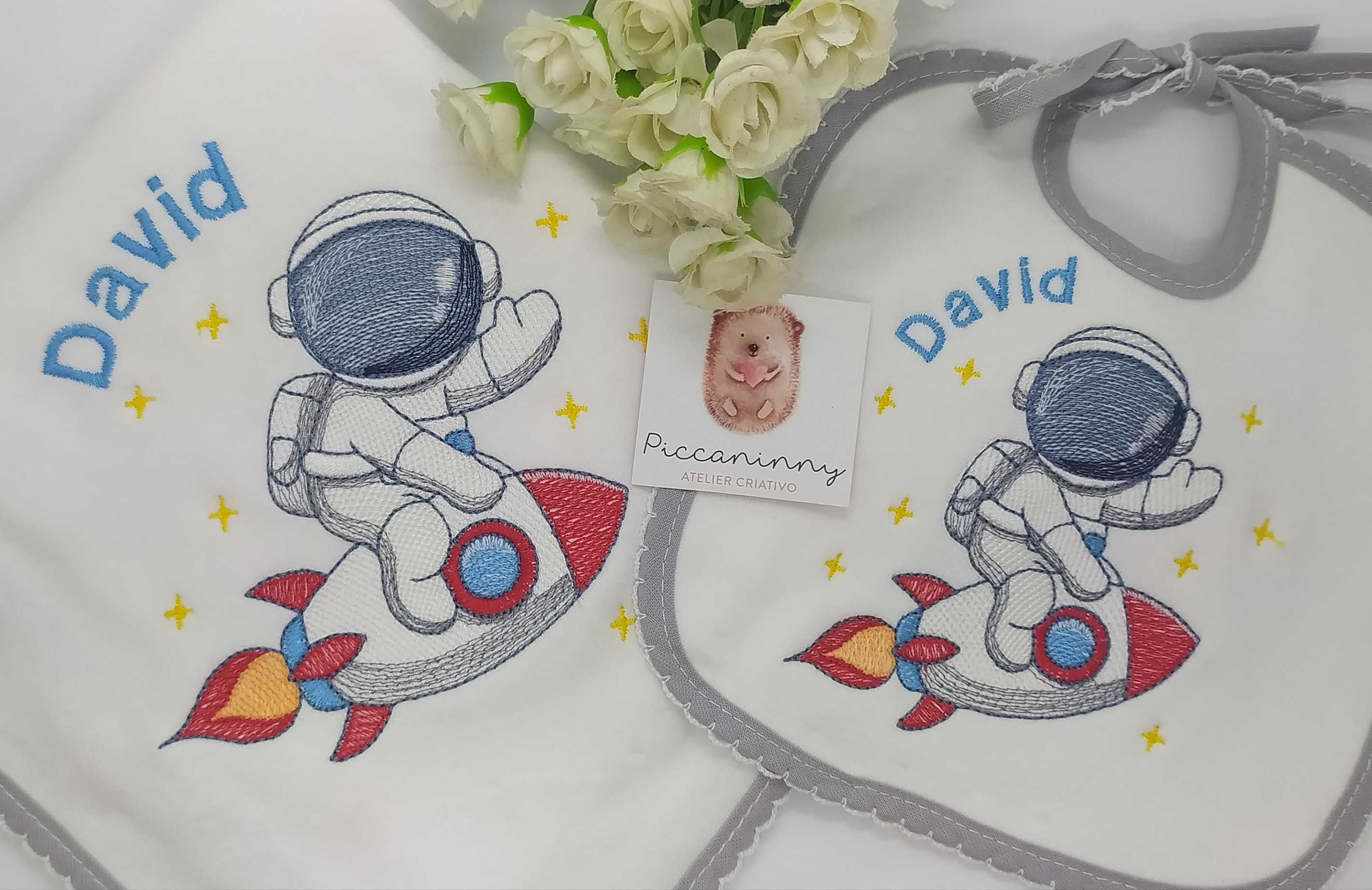 Conjunto fralda e babete bordados personalizados