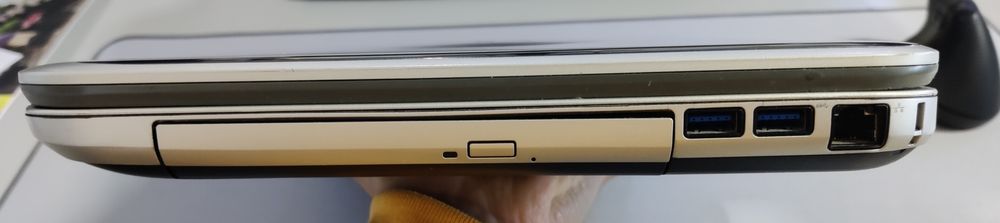 Portátil Dell Inspiron 5520