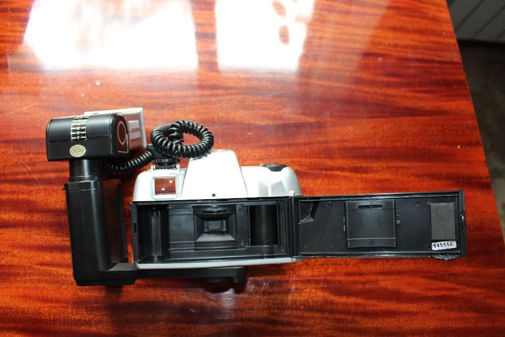 Профессиональный фотоаппарат со вспышкой Olimpya OP 2121B+сумка!