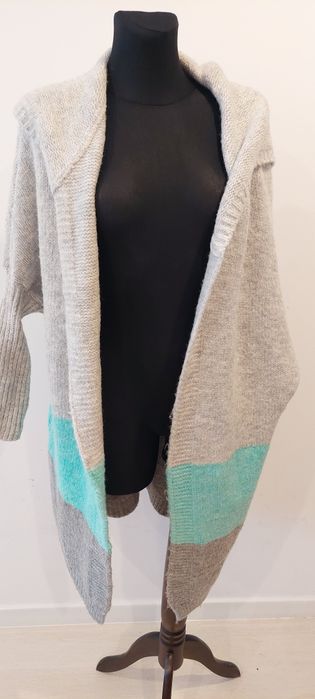 Polecam piękny kardian z kapturem cieplutki