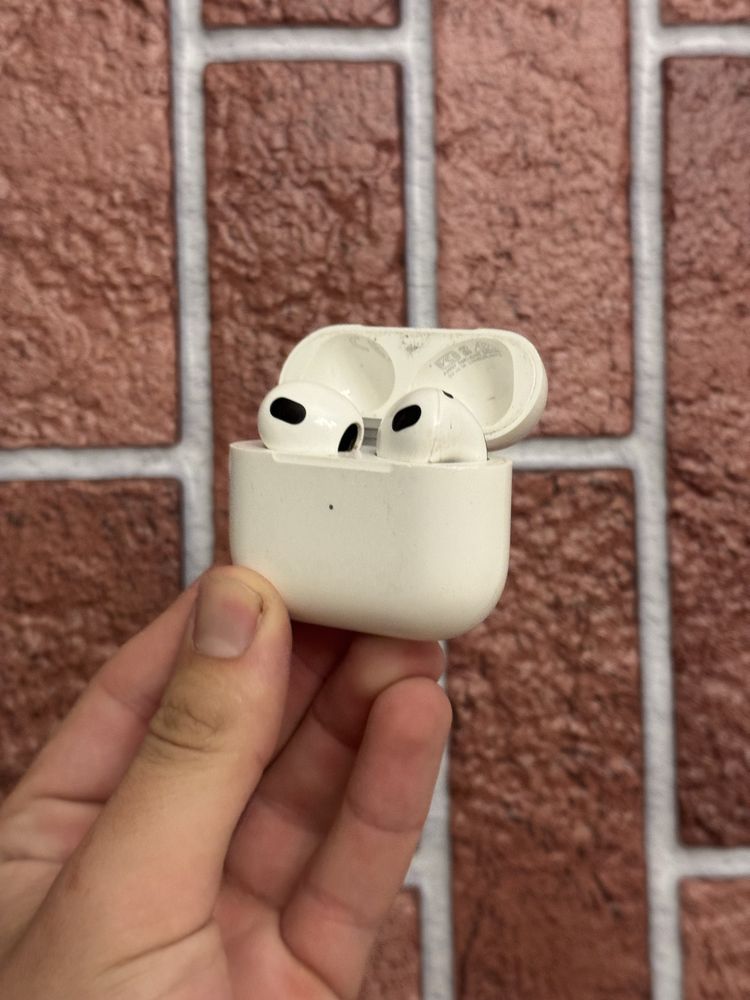 Наушники AirPods 4