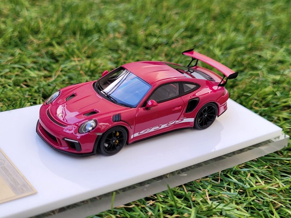 Porsche 911  gt2 rs 1:64 Fuelme hot wheels