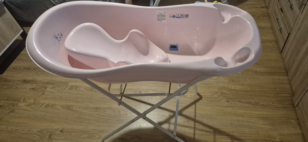 Wanienka dla dziecka ze stelażem