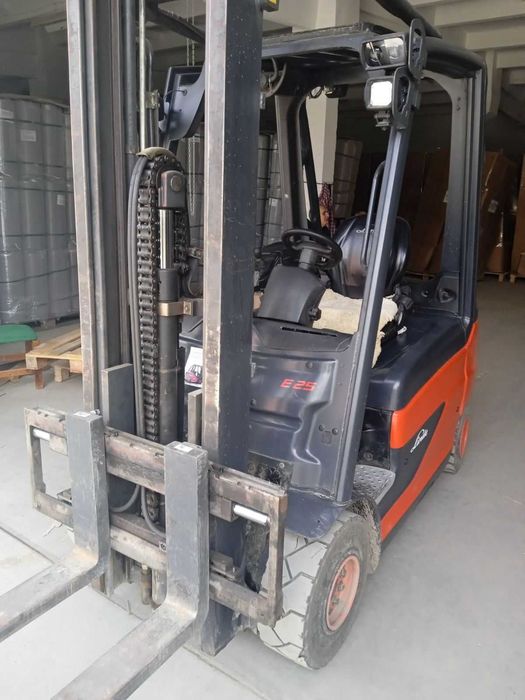 Навантажувач електричний Linde E25-01, 2012р.