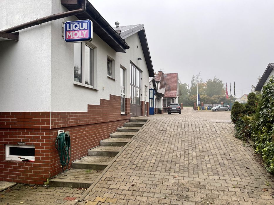 Serwis samochodowy dom dzialajaca firma w bardzo atrakcyjnym polozeniu