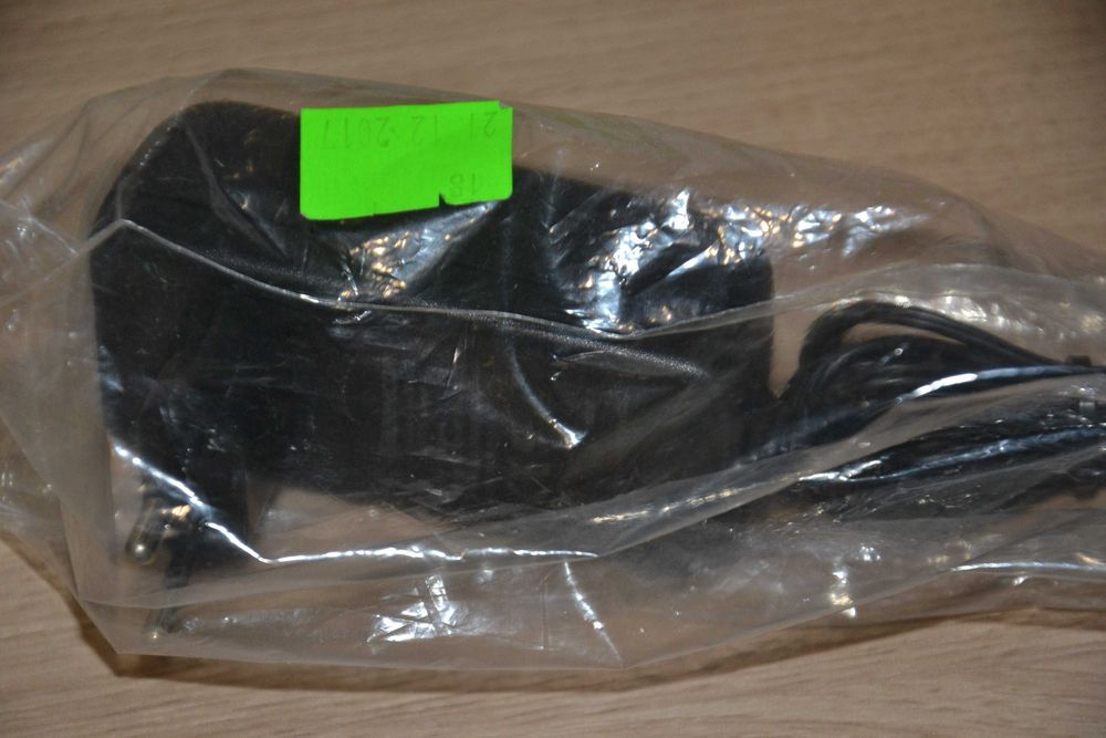 Oryginalny zasilacz
SAGEMCOM 12V - 2A (24W