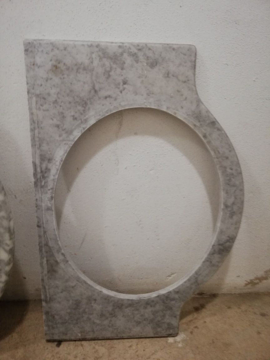 Pedra mármore com lavatório