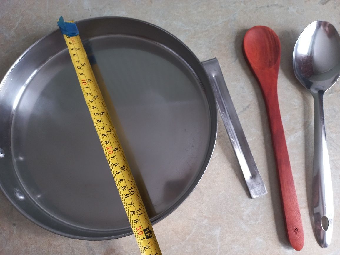 Нова сковорідка 30 см + ложка, лопатка, пательні