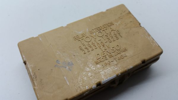 Módulo confort TOYOTA Corolla Hatchback (_E12_)