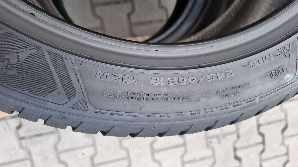 Opony 245/45/19 GoodYear Vector4season Gen-3