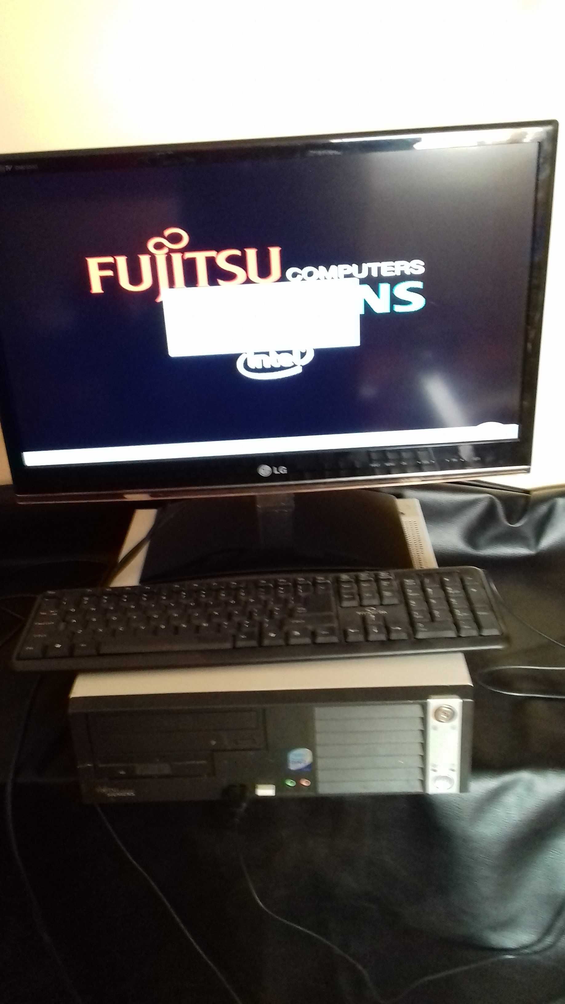 Komputer Fujitsu Siemens Esprimo E5720