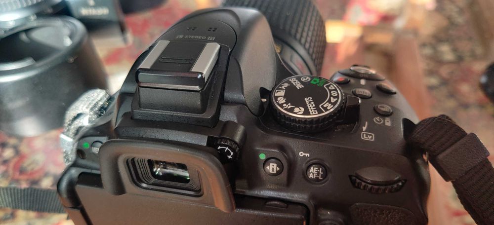 Nikon 5200 +2 Lente + refletor + mochila + suporte para telefone +2 ba