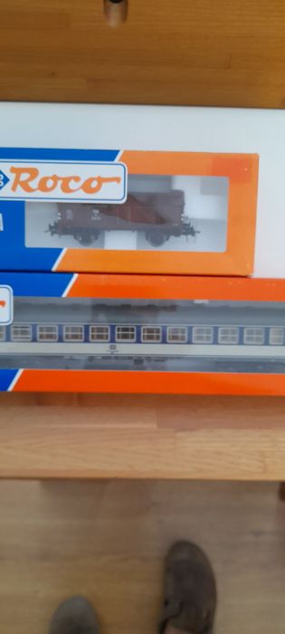 Conjunto de 2 vagões Roco novos.