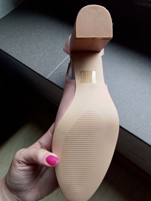 Buty 40 nowe nie noszone