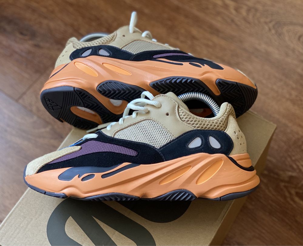 Yeezy 700 us6 boost enflame amber оригинал yezzy весна 350 изи 500 38