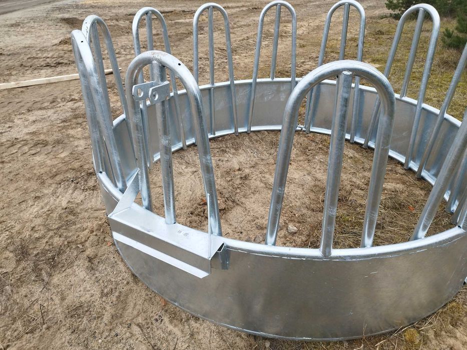 Paśnik dla koni lub bydła, trzody okrągły 9 / 12 / 18 stanowisk, ocynk