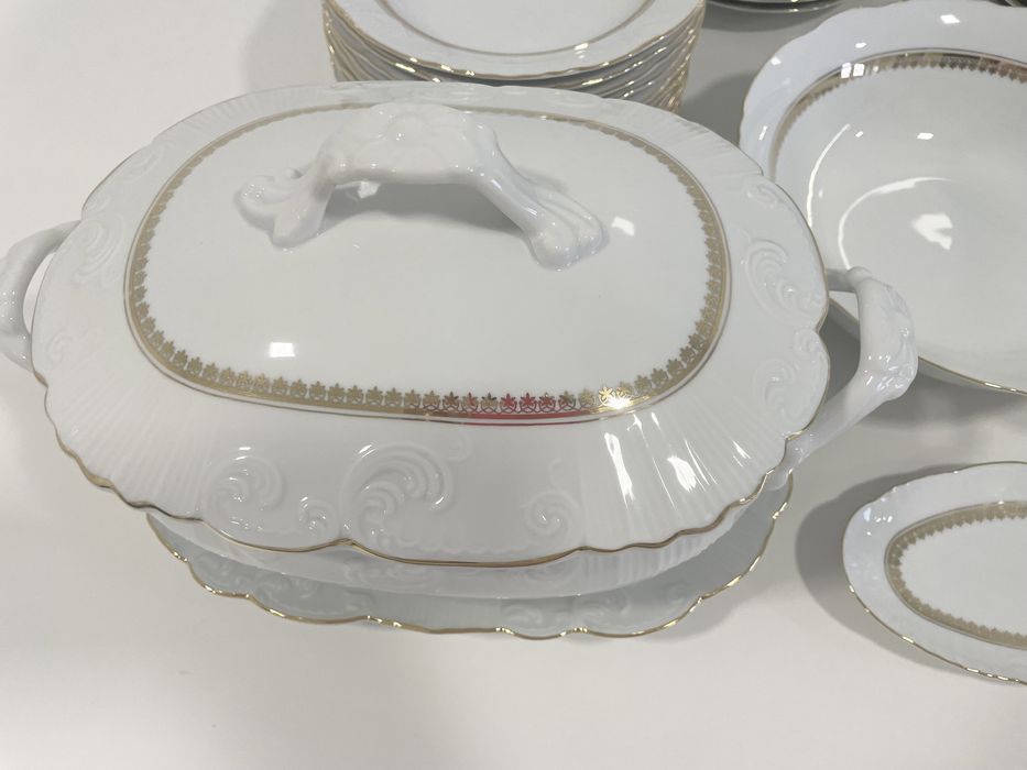 Serviço de jantar Vista Alegre novo (completo)