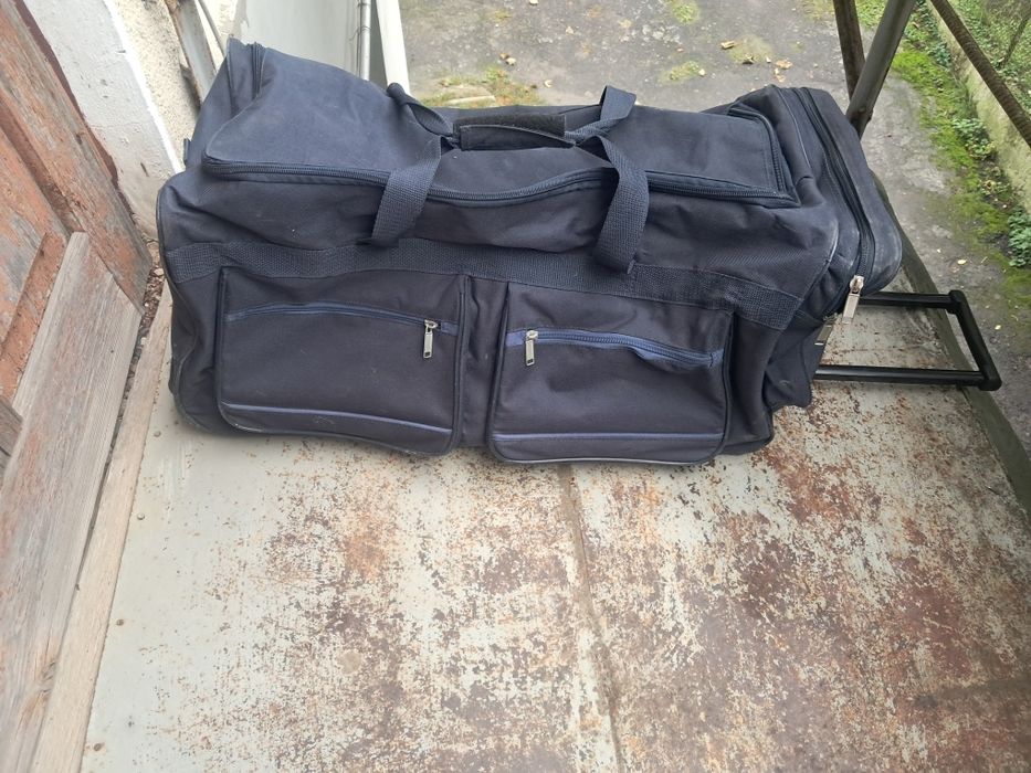 Валіза на колесах