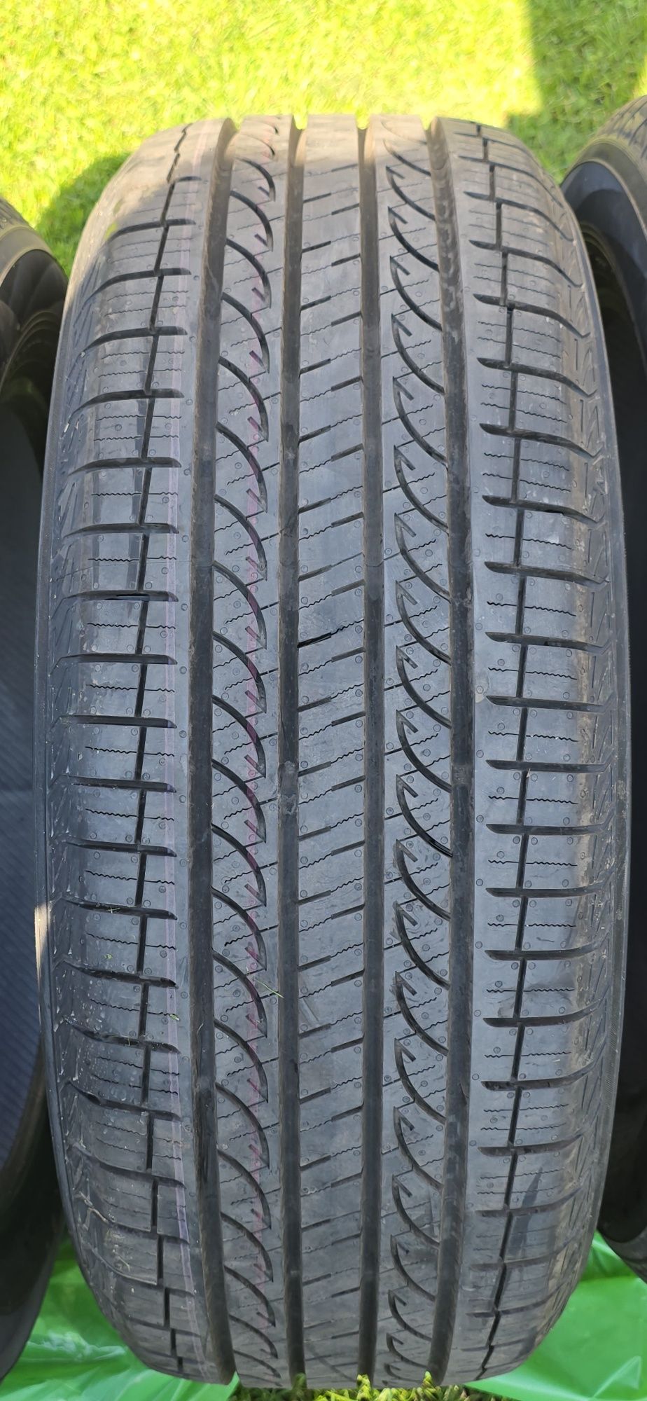 Nowe opony Yokohama 235/55 R19 101V – komplet 4 szt. – DOT 2025 RAV4
