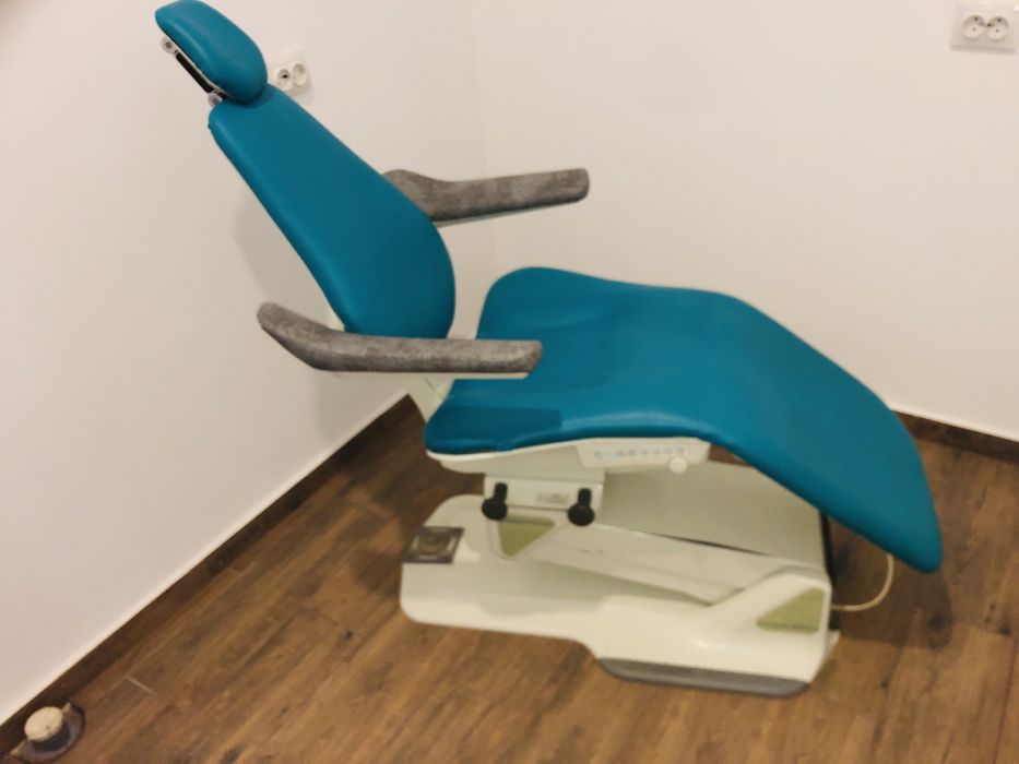 Стоматологічне оглядове крісло Planmeca