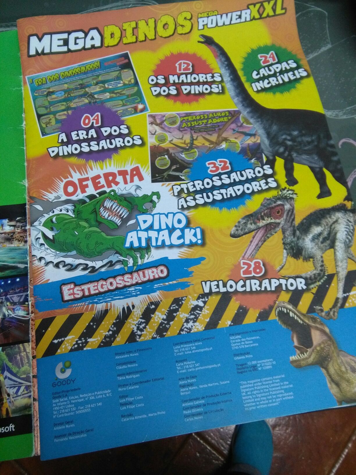 Revista Mega Dino com Posteres de Dinaussauros