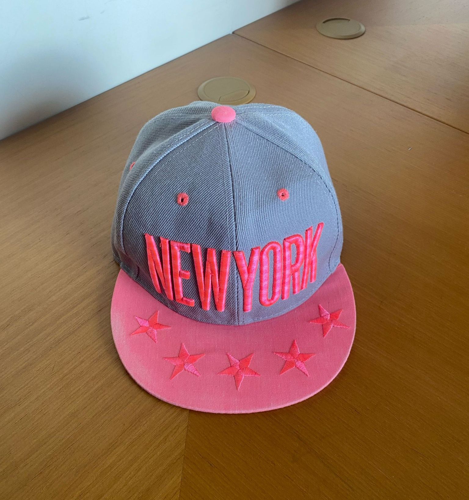 CAP feminino, tamanho 58cm, ajustável