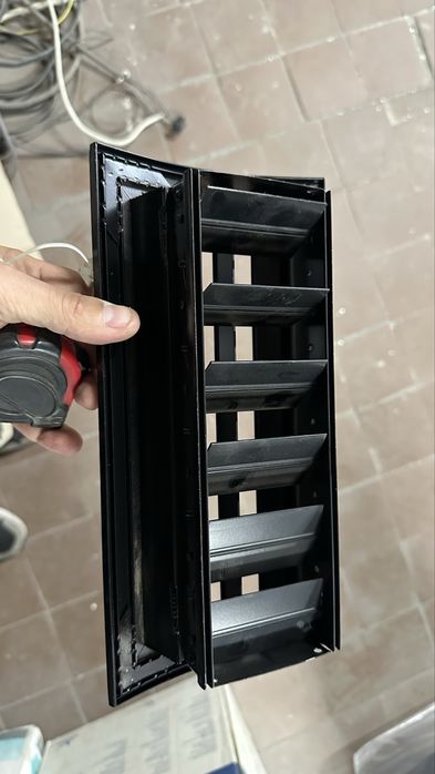 Решетка двурядная регулируемая на вентиляцию