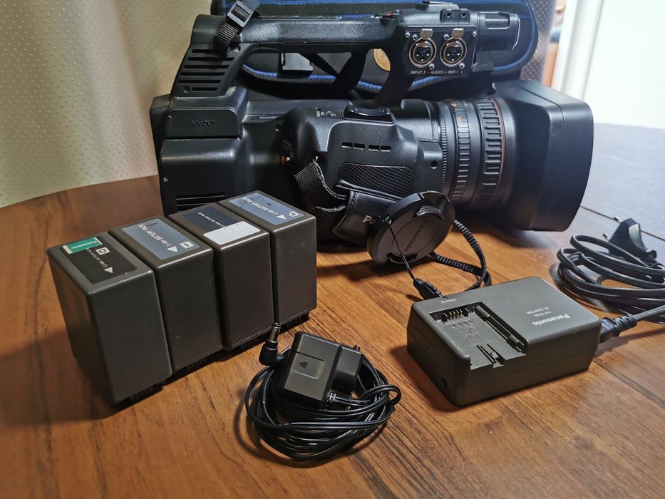 Panasonic AG-AC120EN FULLHD 3 матриці відеокамера професійна