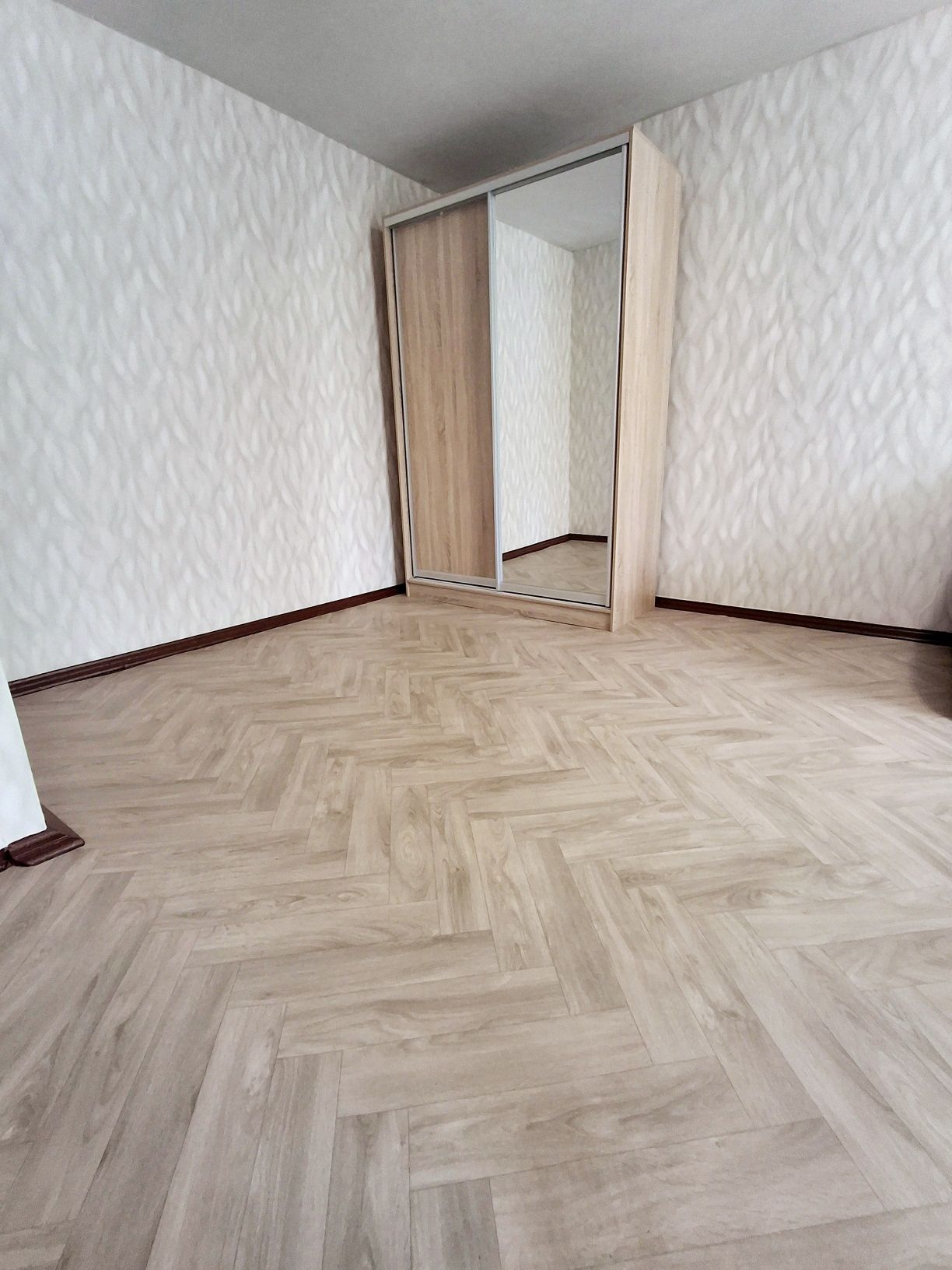 33м2 самый ЦЕНТР Продам  1 кім квартиру