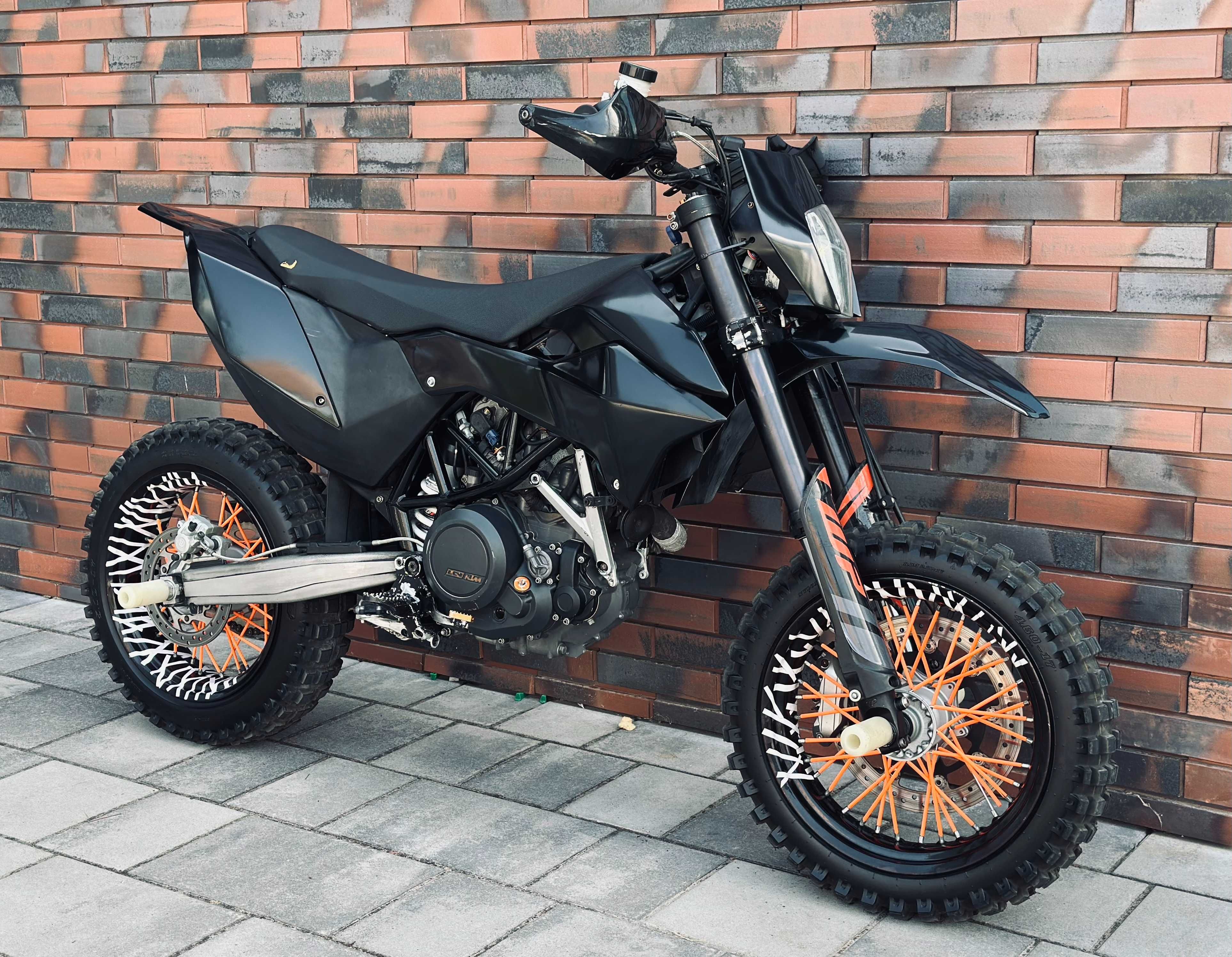 KTM SMC 690 R / Husqvarna 701 /