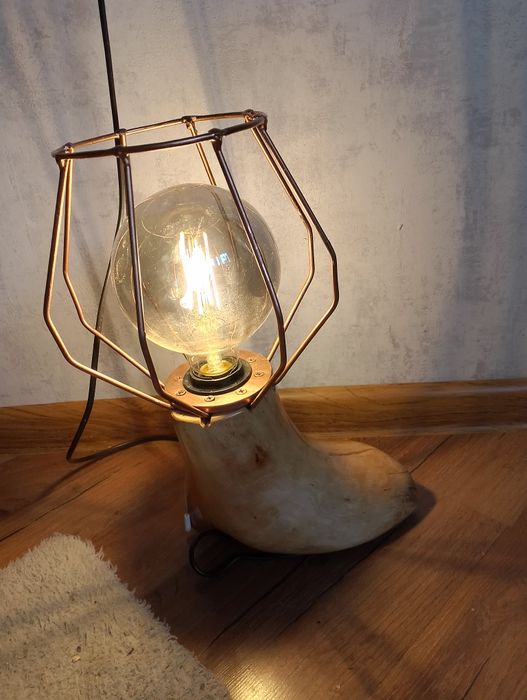 Ciekawa lampka nocna