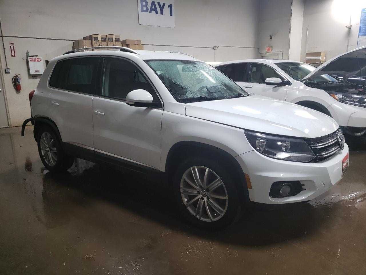 Volkswagen Tiguan S 2014