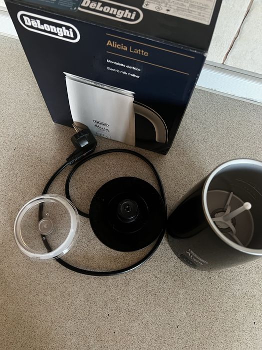 Капучинатор DeLonghi Alicia Latte