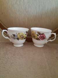 Дві чайні чашки з білого англійського костяного фарфору.