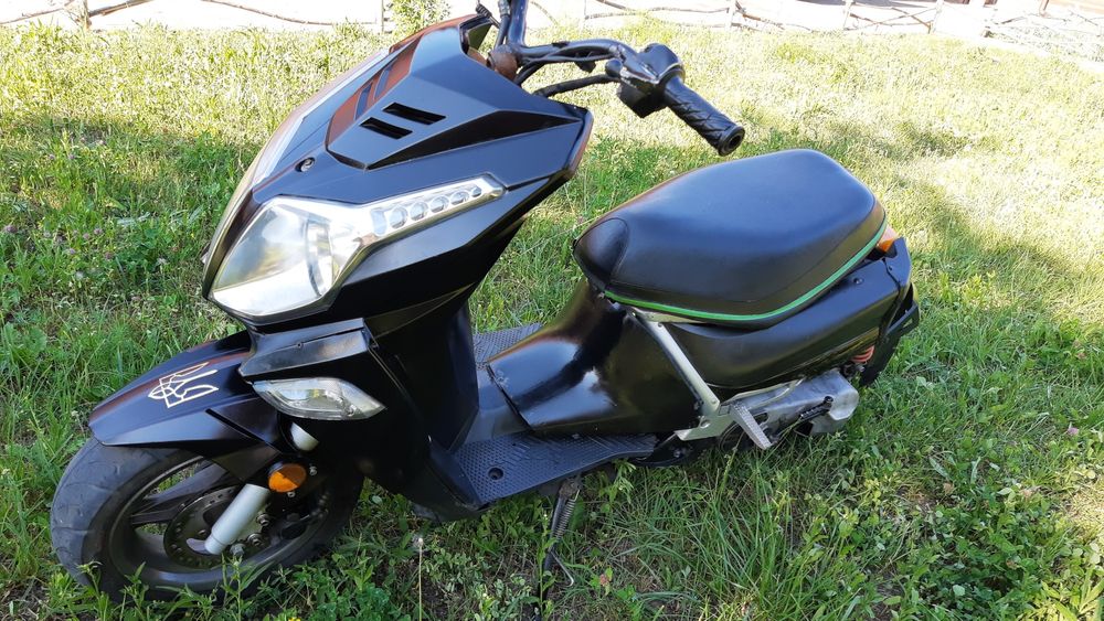 Макси скутер Ямаха-супер.Возможен обмен на макси электро самокат