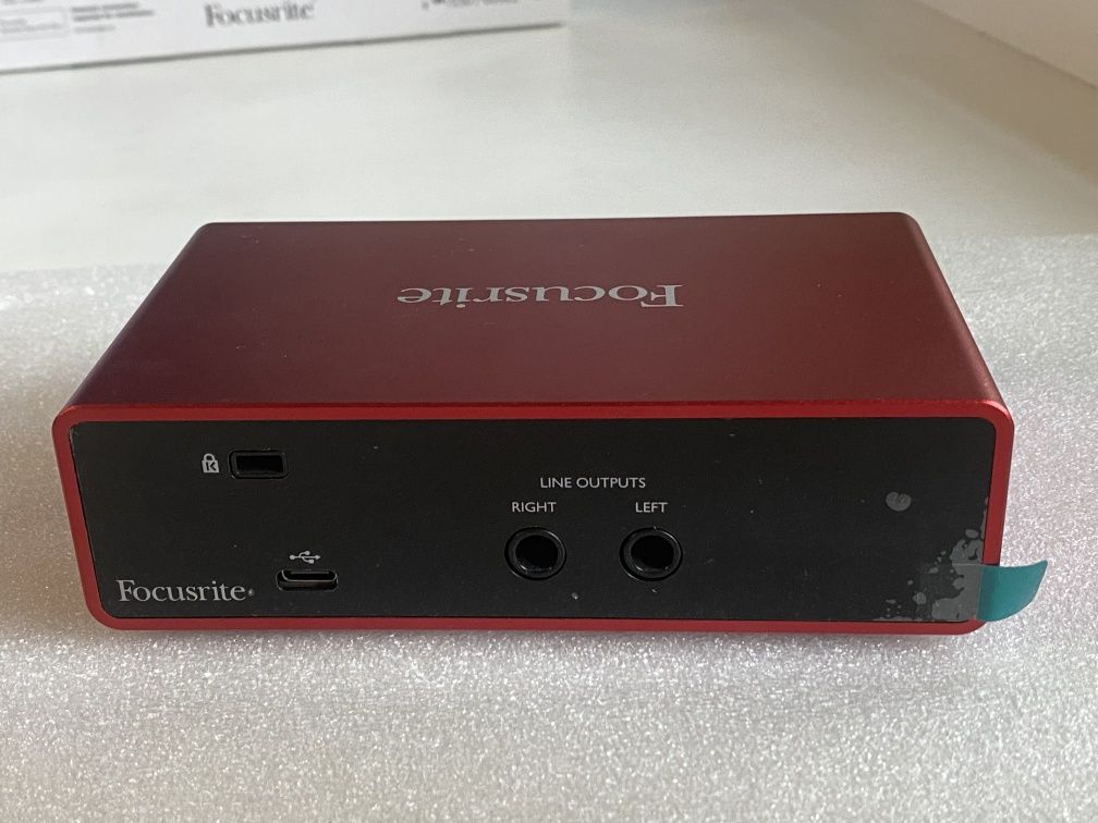 Комплект для звукозапису Focusrite Звукова карта, мікрофон, навушники