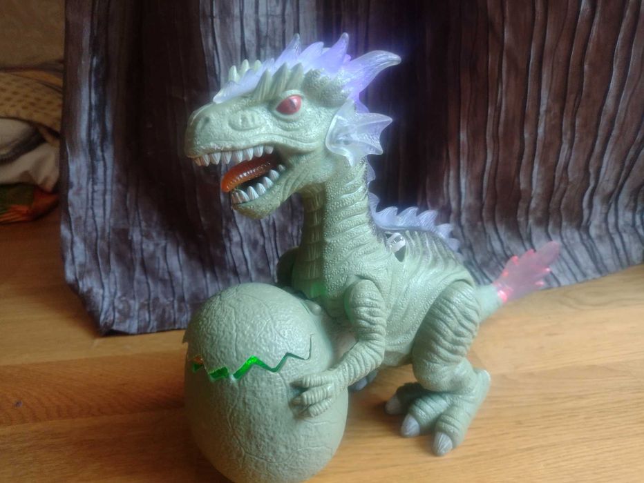 Інтерактивні іграшки ( танцюючий робот)