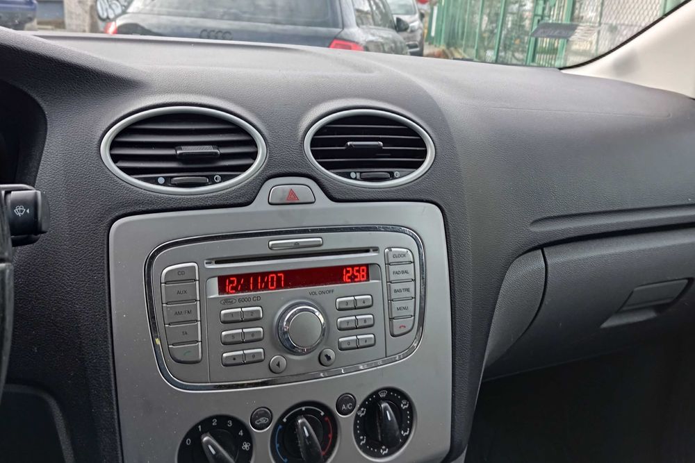 Sprzedam auto w dobrym stanie - benzyna + gaz