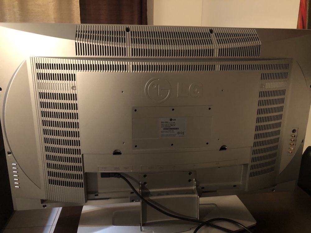TV LG 32 polegadas a funcionar perfeitamente