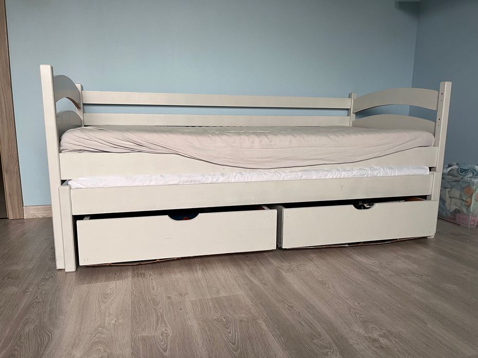 Łóżko młodzieżowe/ materace gratis