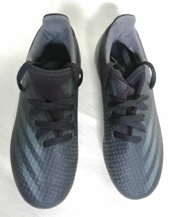 Buty Adidas do piłki nożnej Rozm.: 31,5. Czarne dla chłopca - korki