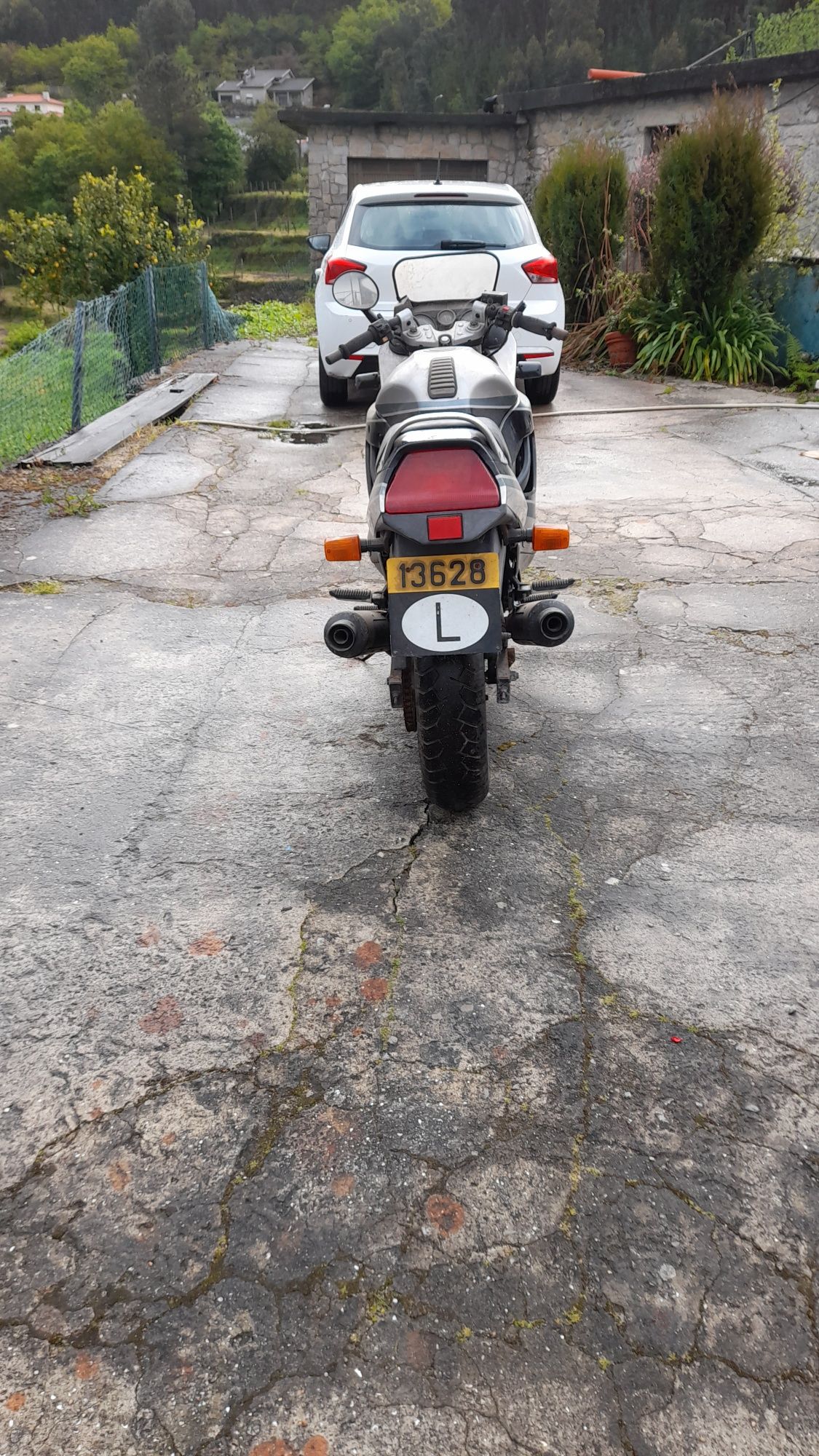 Mota de estrada suzuky