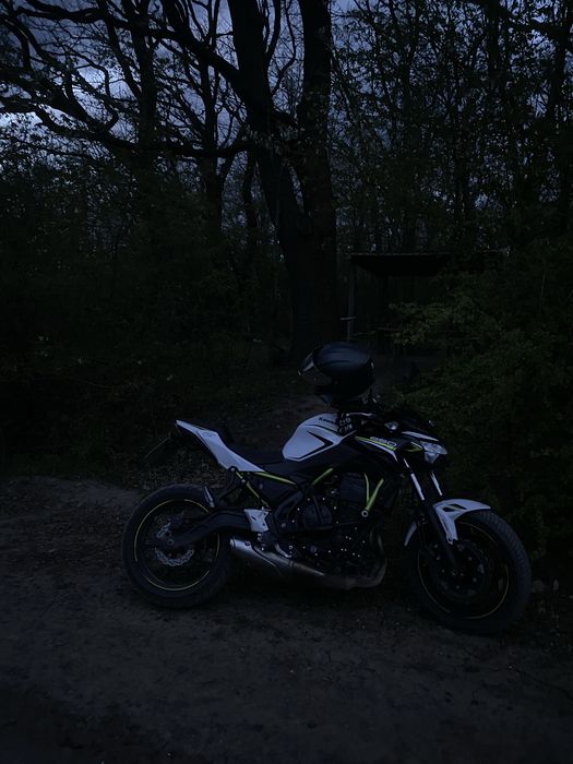 Kawasaki z650/білого кольору