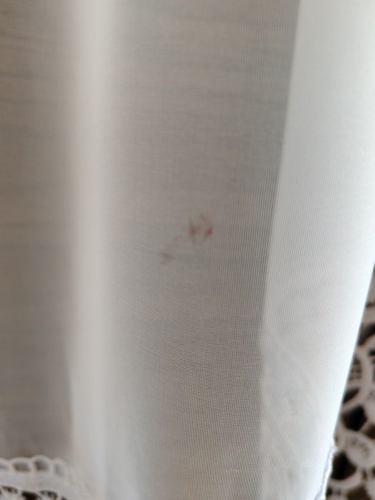 Ładna firanka obszyta gipiura
