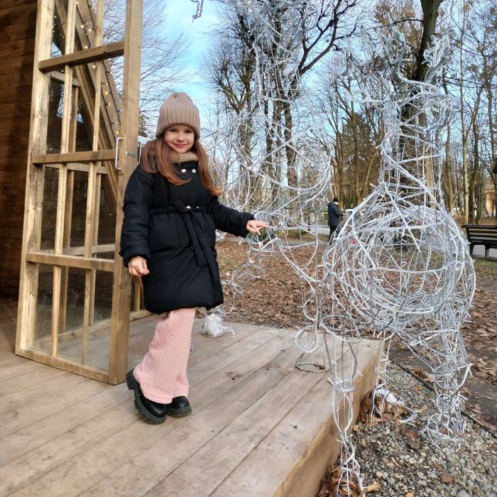 Пальто зимове. Дуже гарно виглядає, має пояс